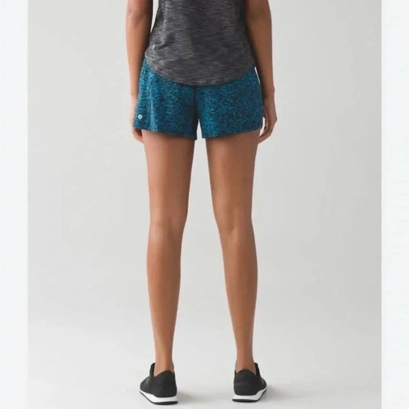 Lululemon Tracker Short blue size 4 - Picture 1 of 7